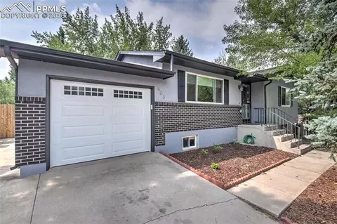 403 Locust Dr, Colorado Springs, CO 80907