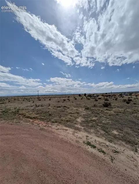 1111 N Red Granite Ln, Pueblo, CO 81007