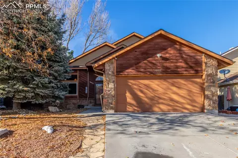 3832 Summer Breeze Dr, Colorado Springs, CO 80918