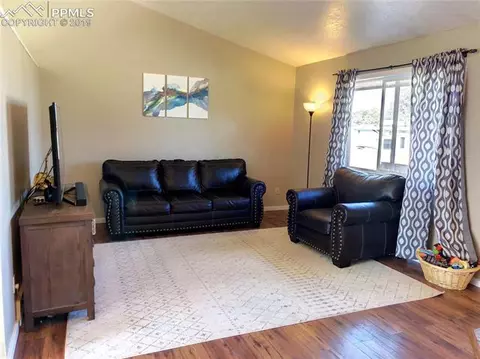 415 8th St, Limon, CO 80828 photo 2