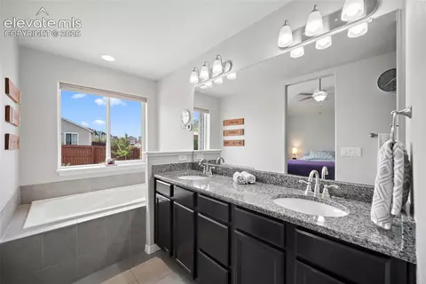 Bath - 9790 Vistas Park Dr, Peyton, CO 80831 photo 3 of 6