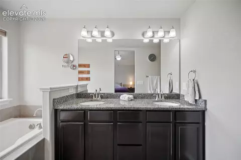 Bath - 9790 Vistas Park Dr, Peyton, CO 80831 photo 2 of 6
