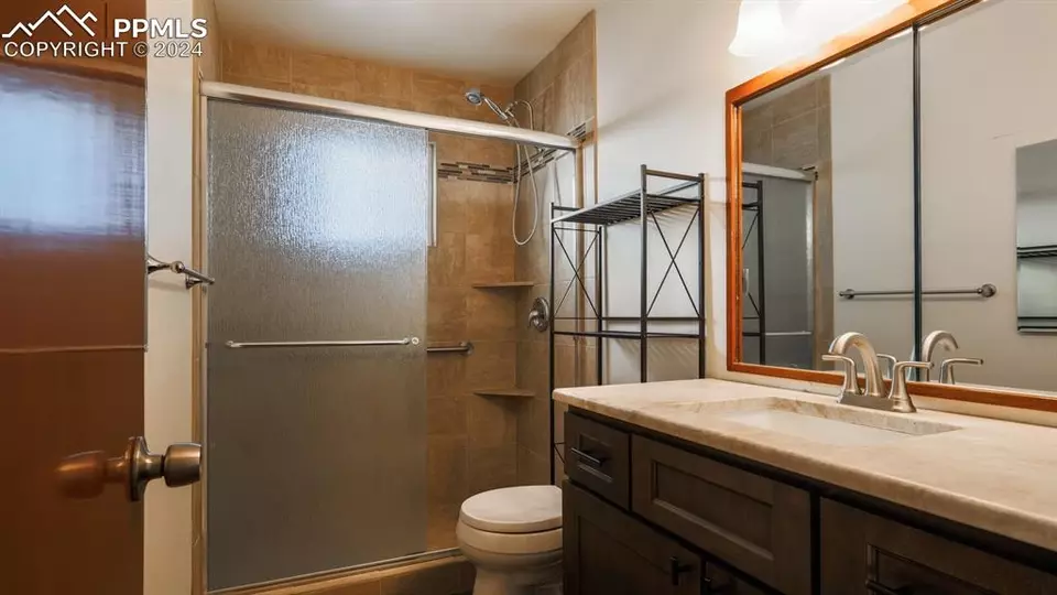 Bath - 1023 Swope Ave, Colorado Springs, CO 80909 photo 2 of 5