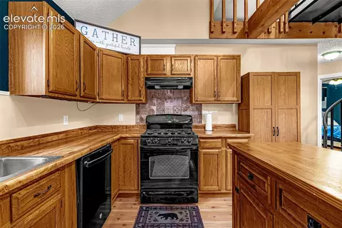 Kitchen - 271 County Road 512, Divide, CO 80814 photo 3 of 3