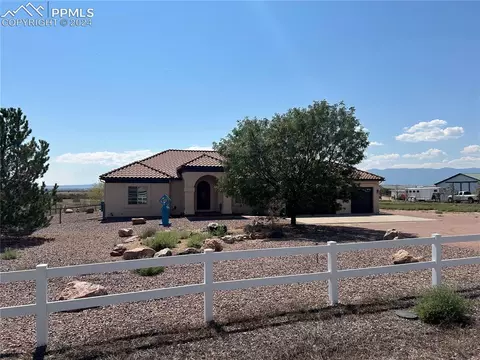 1469 Top Notch Trl, Penrose, CO 81240