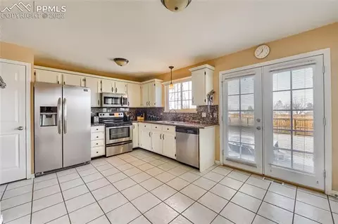18257 E Atlantic Dr, Aurora, CO 80013 photo 3