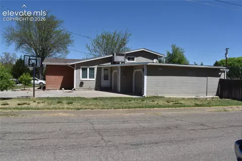 818 S 5th St, Rocky Ford, CO 81067