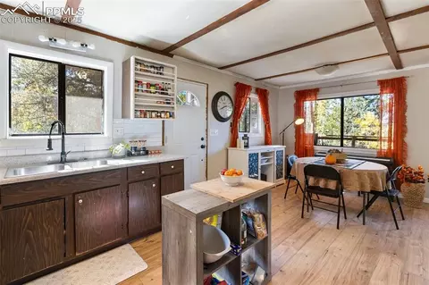 Kitchen - 679 Calcite Dr, Divide, CO 80814 photo 2 of 4