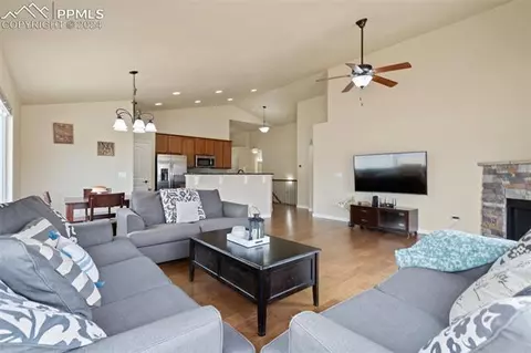 10102 Golf Crest Dr, Peyton, CO 80831 photo 4