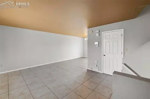 1086 Nolte Dr, Colorado Springs, CO 80916
