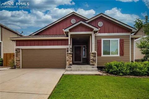 9223 Waters Edge Dr, Fountain, CO 80817