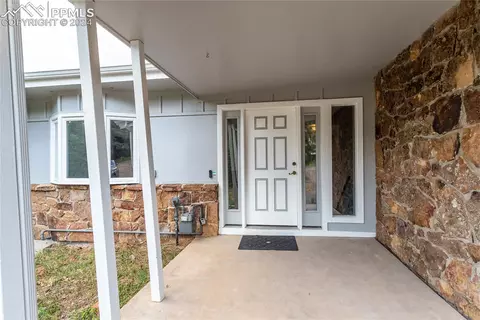 4 Thayer Rd, Colorado Springs, CO 80906
