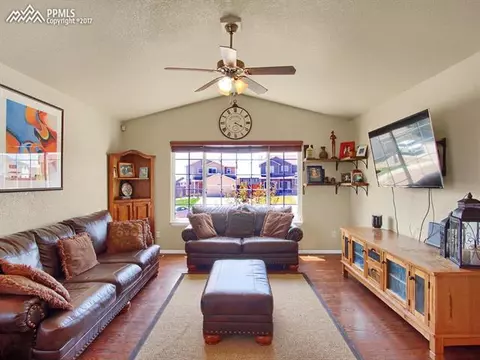 12930 Devils Thumb Pl, Peyton, CO 80831 photo 3