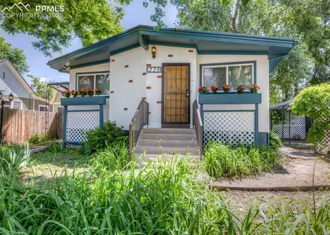 225 N Institute St, Colorado Springs, CO 80903