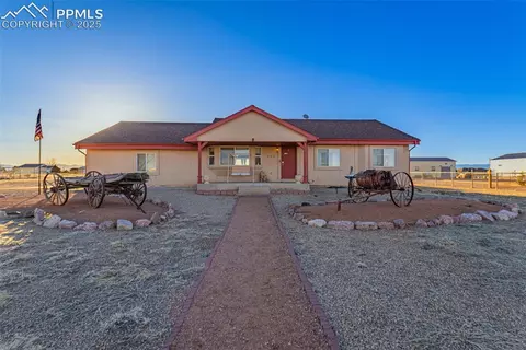 523 N Idledale Dr, Pueblo West, CO 81007