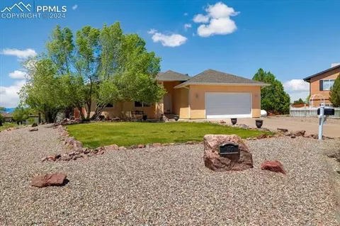 807 S Dogwood Ct, Pueblo West, CO 81007