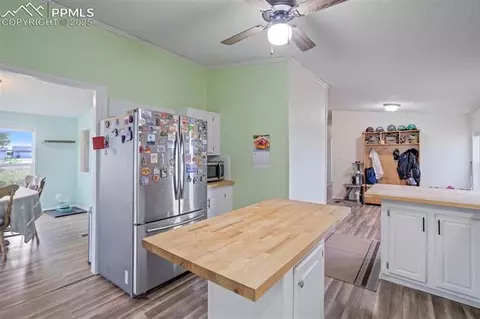 Kitchen - 6885 Sphinx Ct, Peyton, CO 80831 photo 4 of 5