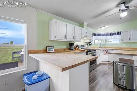 Kitchen - 6885 Sphinx Ct, Peyton, CO 80831 photo 1 of 5