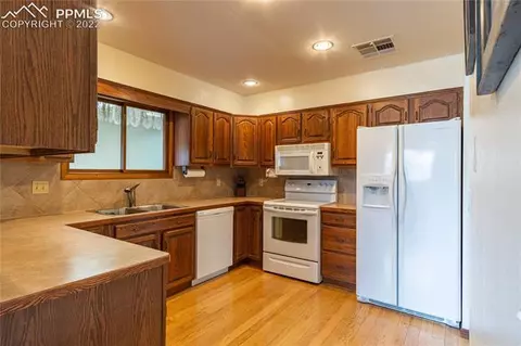 2146 27th Ave, Greeley, CO 80634 photo 4
