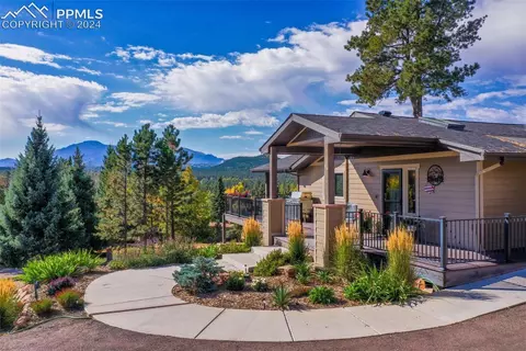 250 Apache Trl, Woodland Park, CO 80863