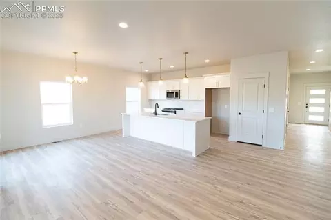 813 Keystone Loop, Canon City, CO 81212