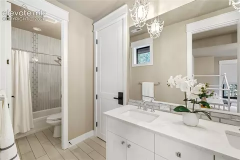 Bath - 950 Tiner Trl, Monument, CO 80132 photo 3 of 3