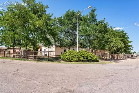 725 S David Dr, Pueblo, CO 81007