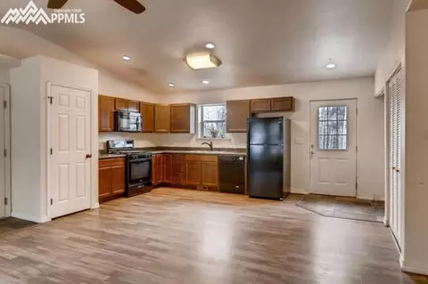 587 Sir Richard Dr, Divide, CO 80814 photo 3