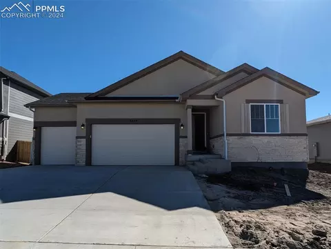 3422 Bella Luna Dr, Pueblo, CO 81001