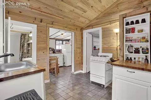 9975 Mesa Rd, Cascade, CO 80809 photo 17
