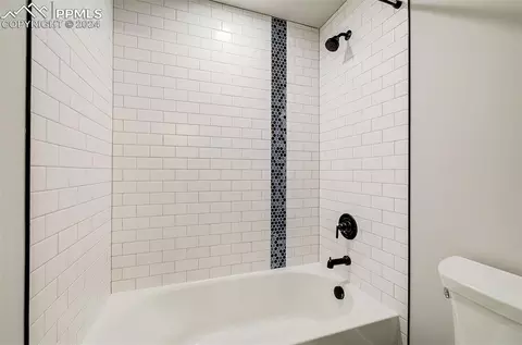 Bath - 4707 Mountain Ledge Ln, Monument, CO 80132 photo 6 of 8