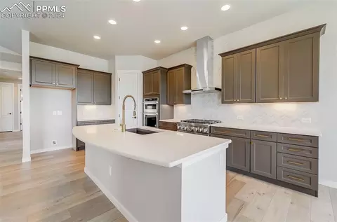Kitchen - 4707 Mountain Ledge Ln, Monument, CO 80132 photo 2 of 5