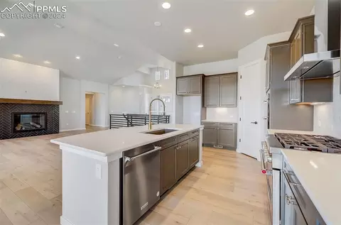 Kitchen - 4707 Mountain Ledge Ln, Monument, CO 80132 photo 3 of 5