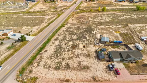 1220 N Saddle Ridge Ln, Pueblo, CO 81007
