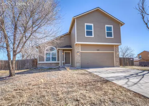 946 Lake Ave, Fountain, CO 80817