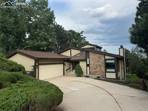 3335 Clubview Ter, Colorado Springs, CO 80906