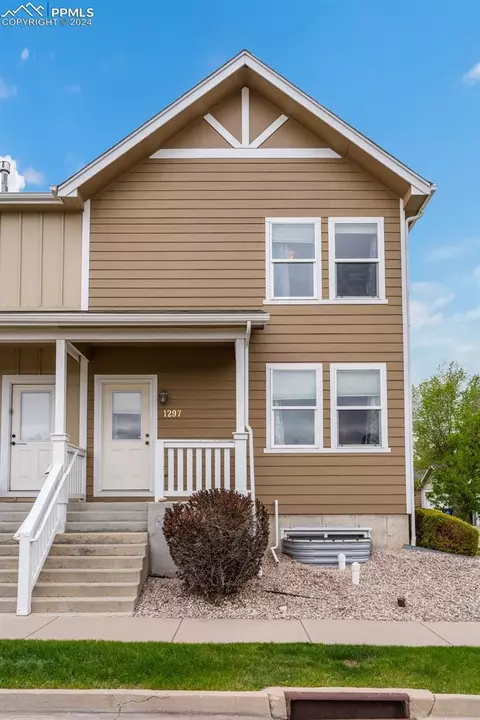 1297 Flycatcher Ln, Colorado Springs, CO 80916