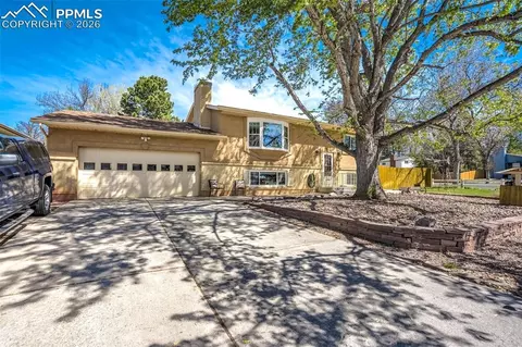 3205 Raindrop Dr, Colorado Springs, CO 80917