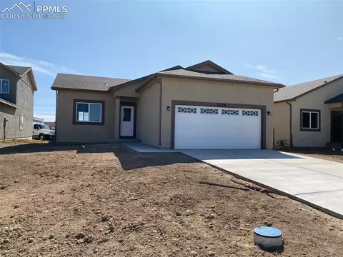 5224 Crested Hill Na Na, Pueblo, CO 81008