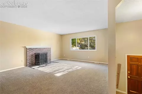 3214 Teardrop Cir, Colorado Springs, CO 80917
