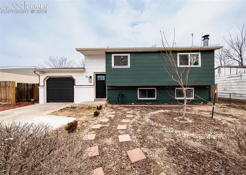 110 Elm St, Fountain, CO 80817