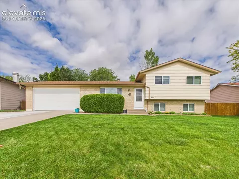 2117 Chautard Dr, Pueblo, CO 81005
