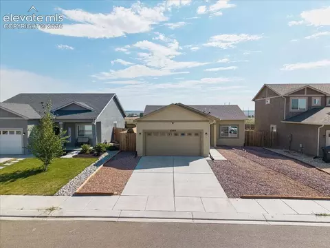 5328 Gannet Ln, Pueblo, CO 81008