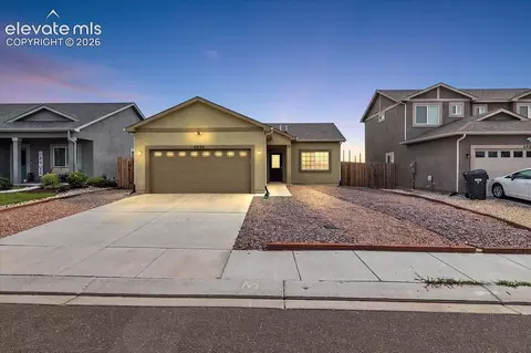 5328 Gannet Ln, Pueblo, CO 81008