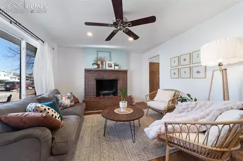 2919 Pennsylvania Ave, Colorado Springs, CO 80907