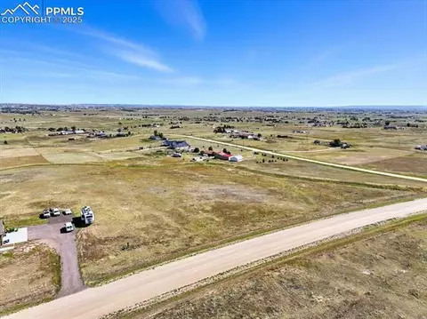 2915 Hoofprint Rd, Peyton, CO 80831 photo 3