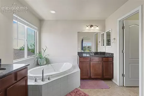 Bath - 12172 Eagle Crest Ct, Peyton, CO 80831 photo 2 of 5