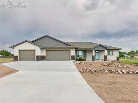 610 S Greenway Ave, Pueblo West, CO 81007