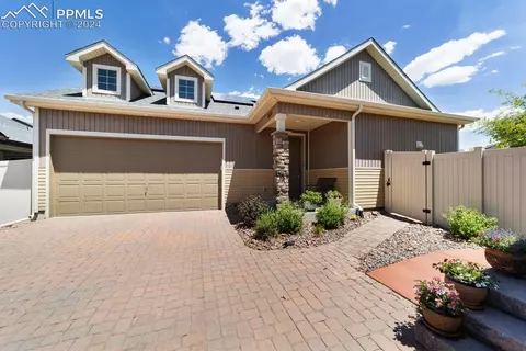 6574 Golden Briar Ln, Colorado Springs, CO 80927