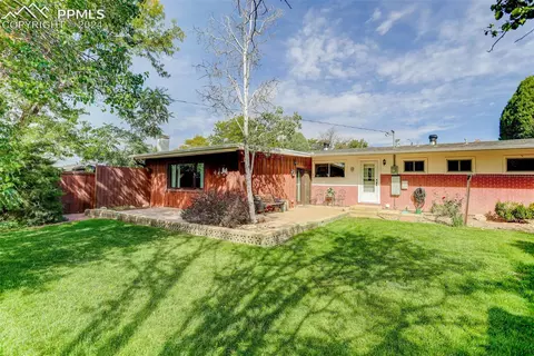 68 Louis Nelson Rd, Pueblo, CO 81001